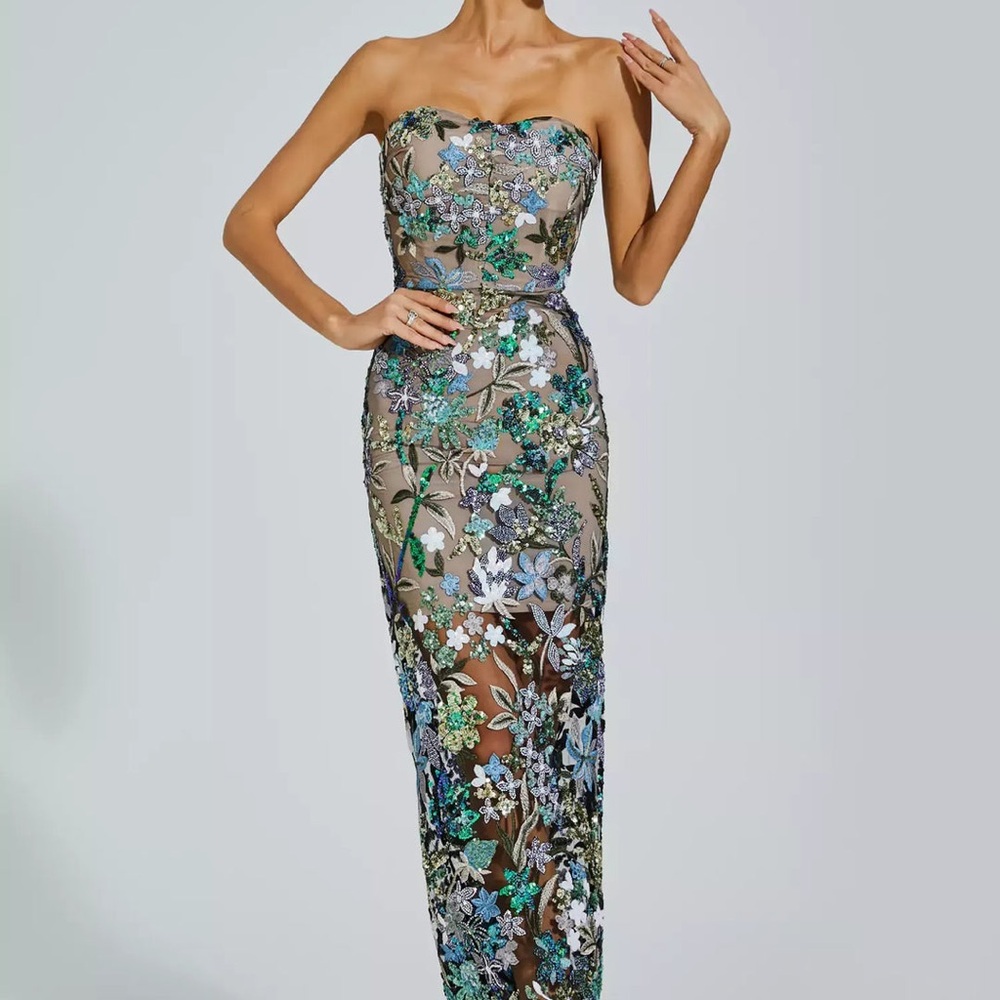Elegant Floral Strapless Dress